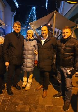 V staro mestno jedro je prispel Božiček